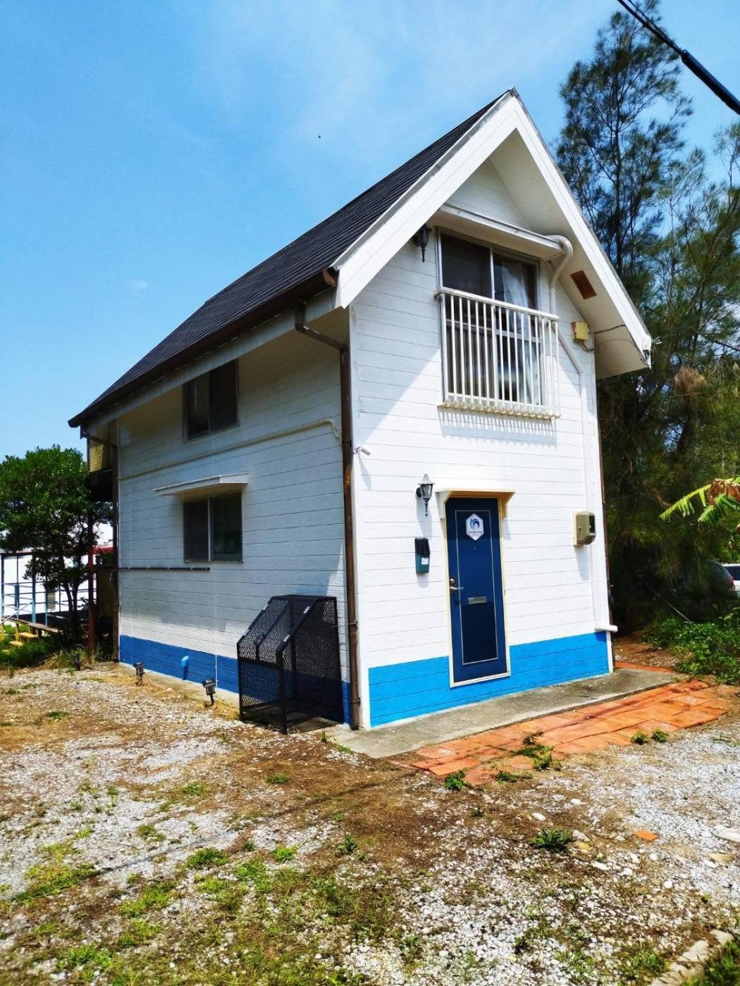 Cottage Blue Onna Dış mekan fotoğraf